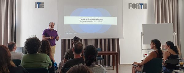 IMBB_alumnus_Nikos_Kyrpides_gave_a_talk_in_the_sem